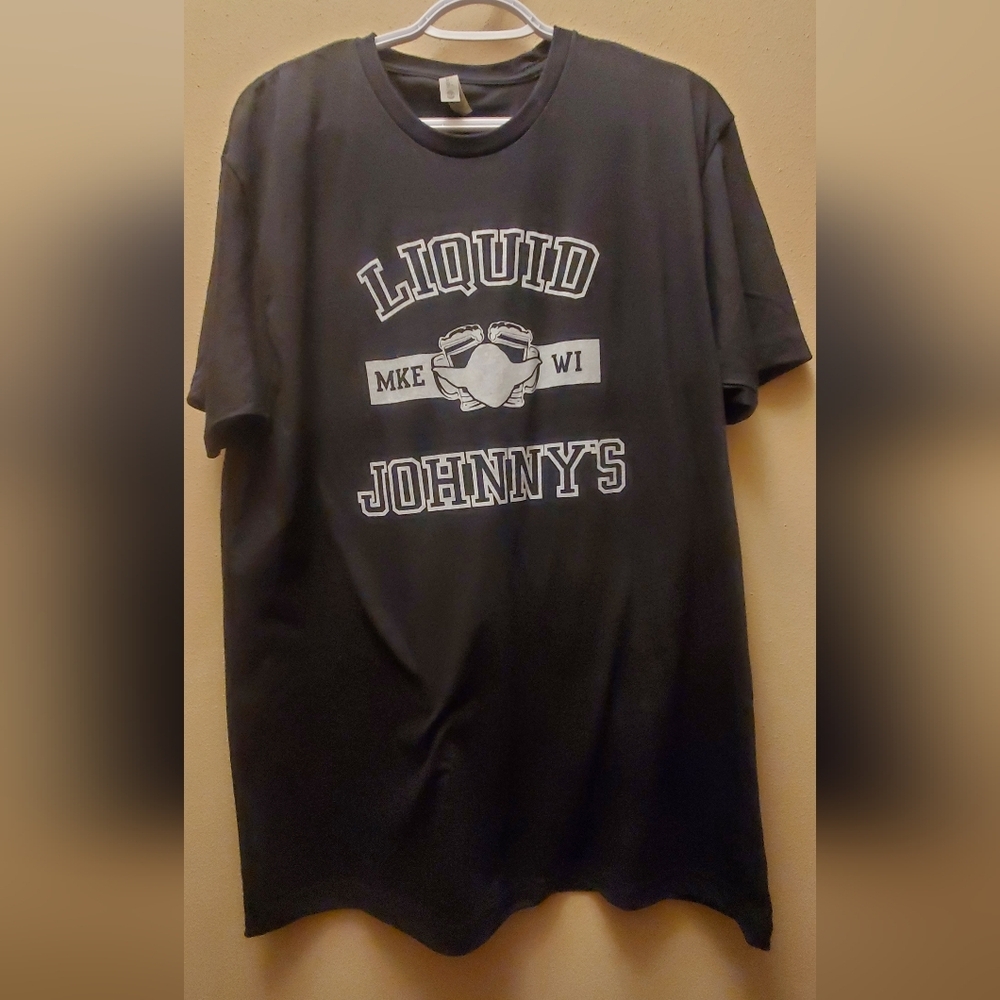 Mens Black short sleeve tshirt Liquid Johnny's MKE wi size xlarge